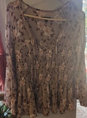American Eagle Outfitters Pink Floral Top